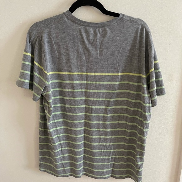 Men’s Lacoste V-neck t-shirt - Picture 3 of 3